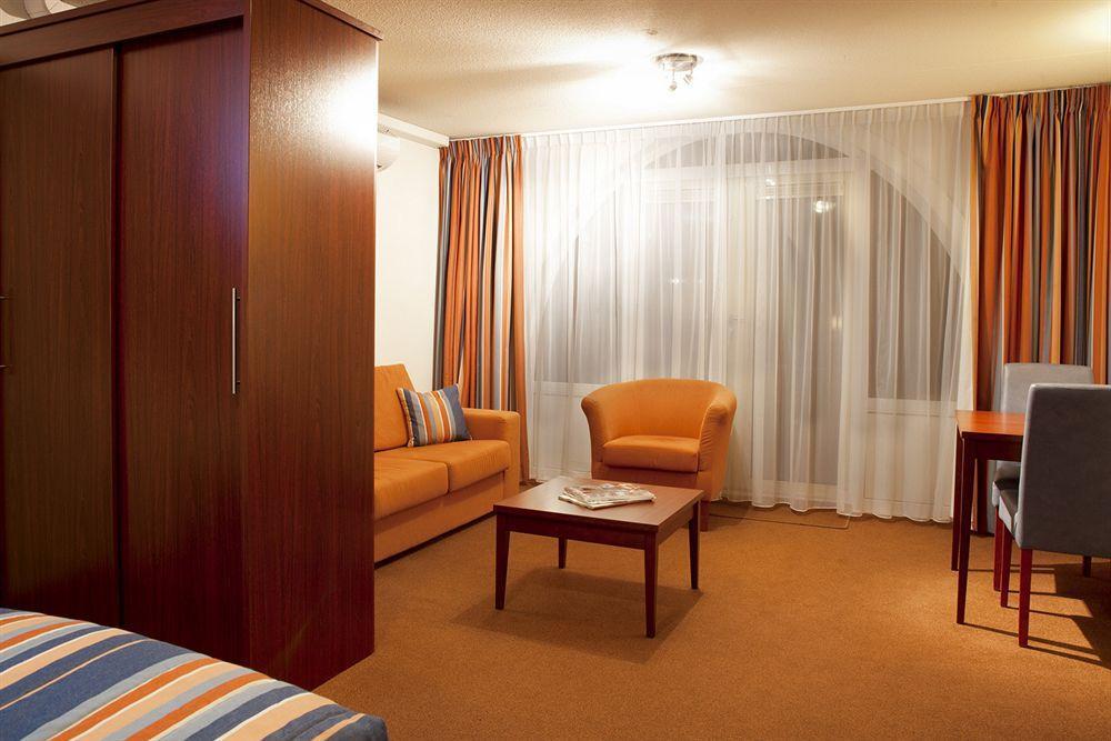 Hotel Greenside Texel De Koog  Bagian luar foto